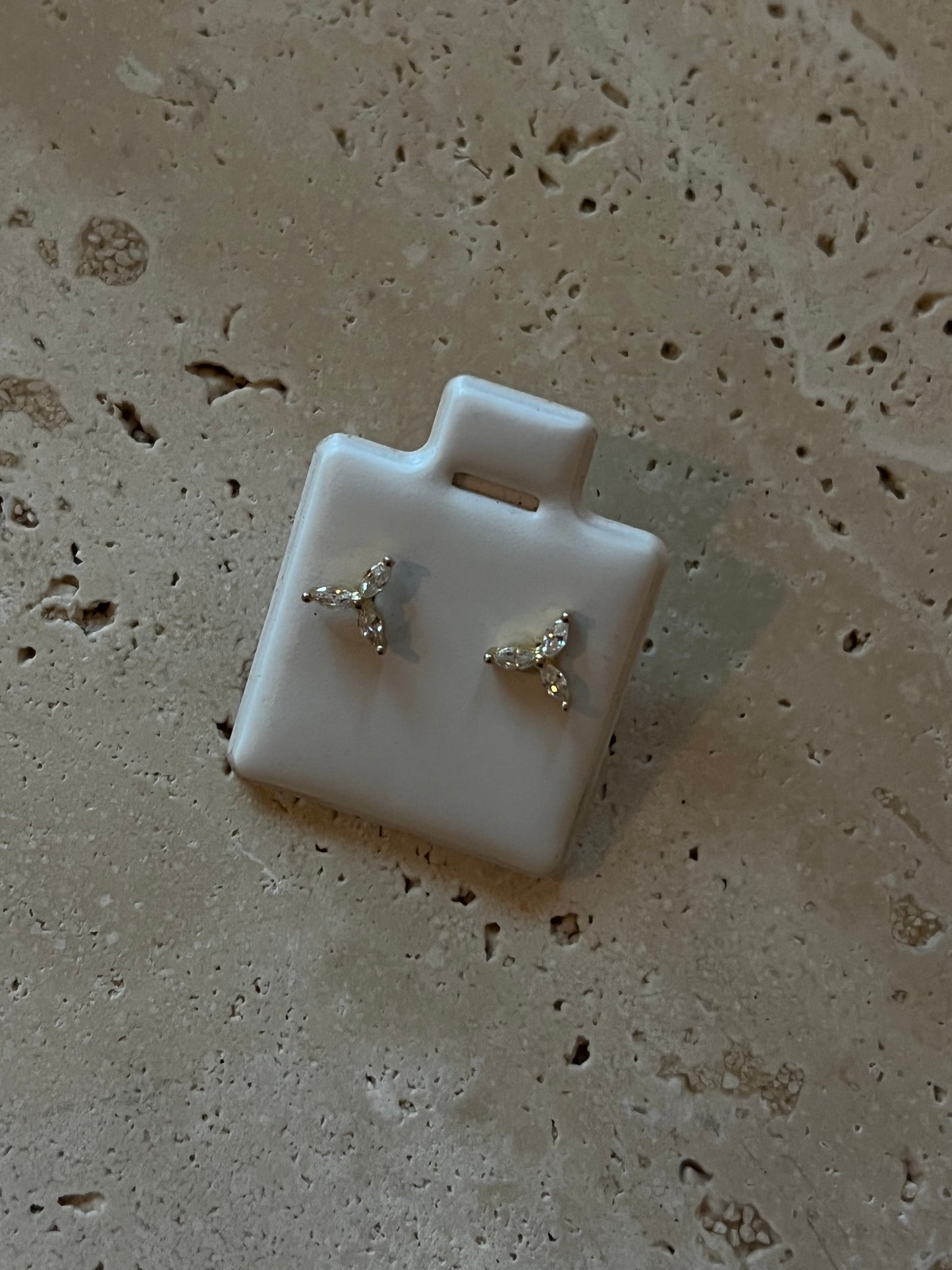 Stones stud earrings