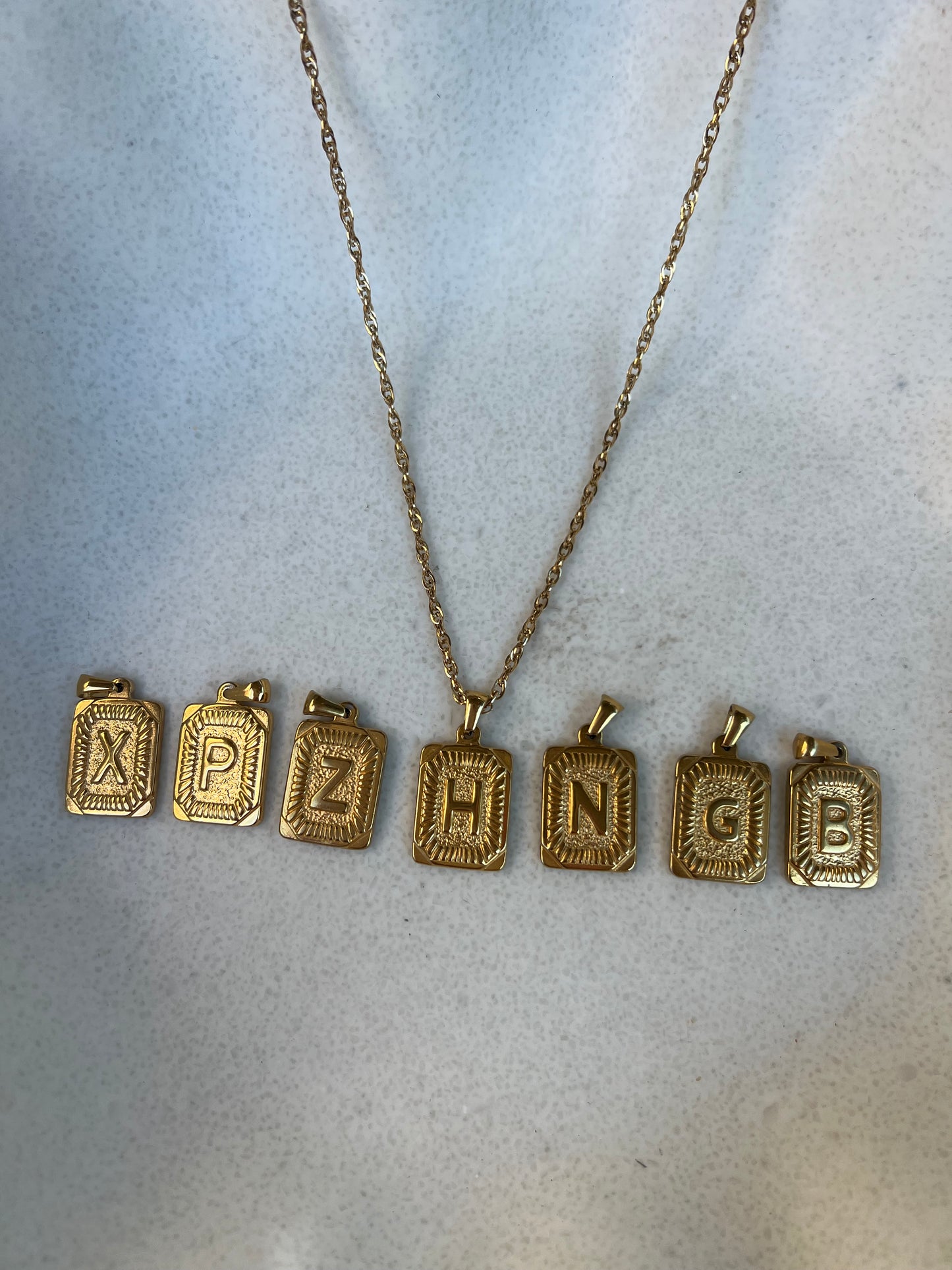 Initial chain necklace ✨