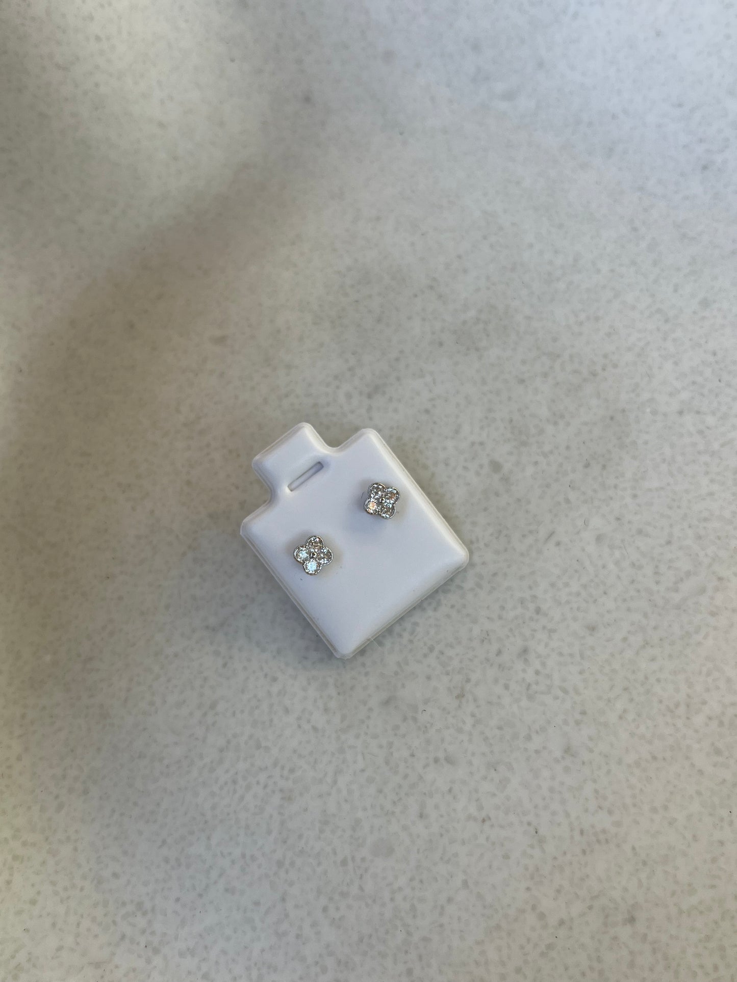 Trébol stud earrings