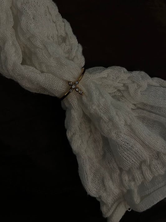 Delicate cross ring