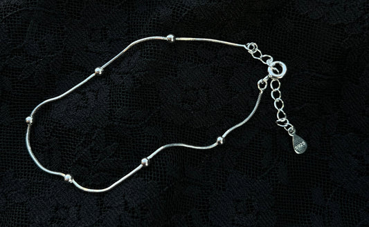 Dainty silver bracelet 🩶