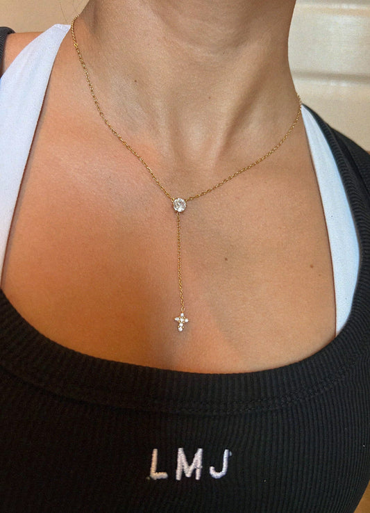 𝘑𝘦𝘴𝘶𝘴 𝘭𝘰𝘷𝘦𝘴 𝘮𝘦 necklace