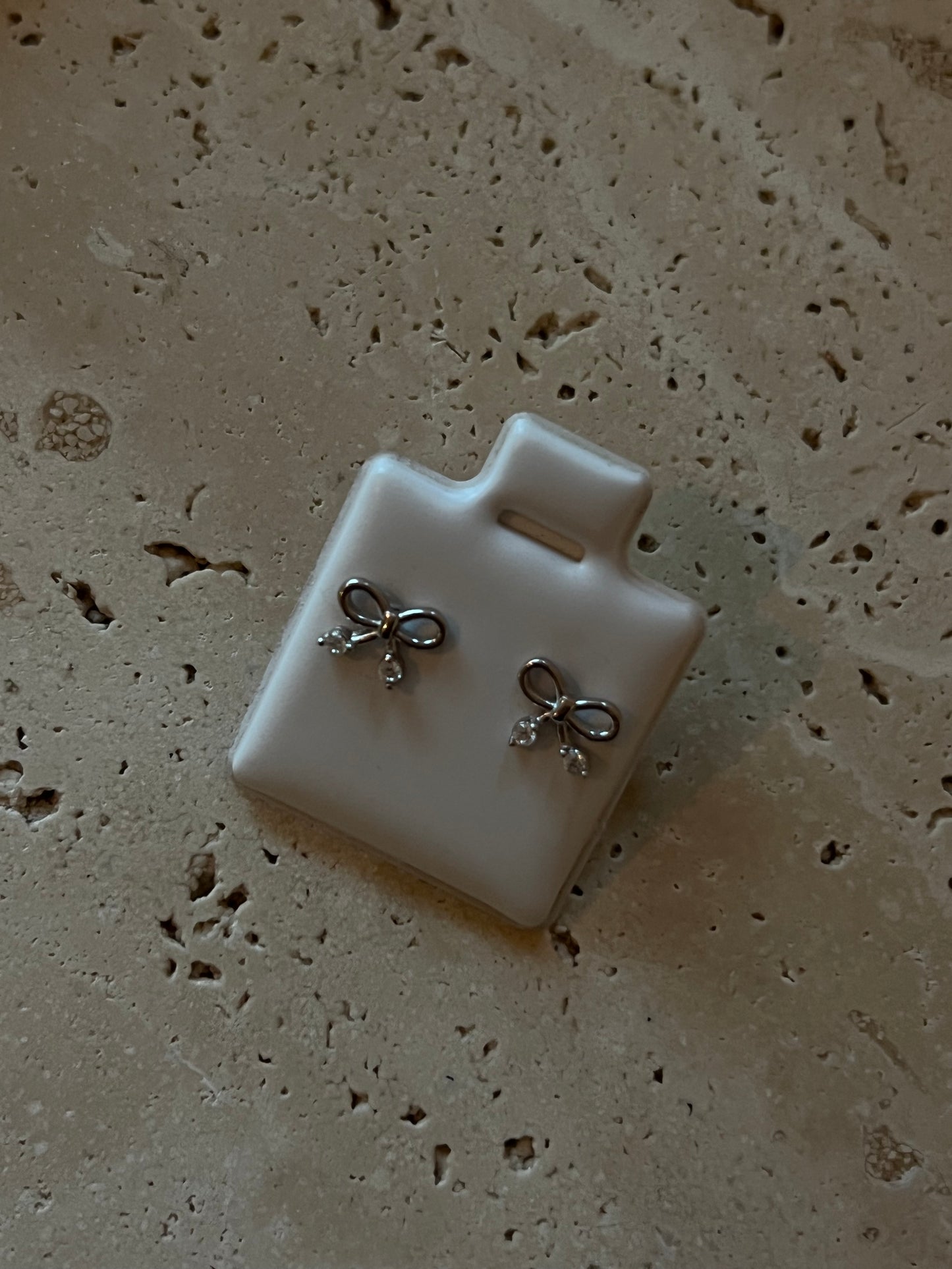 Bow w stones - stud earrings