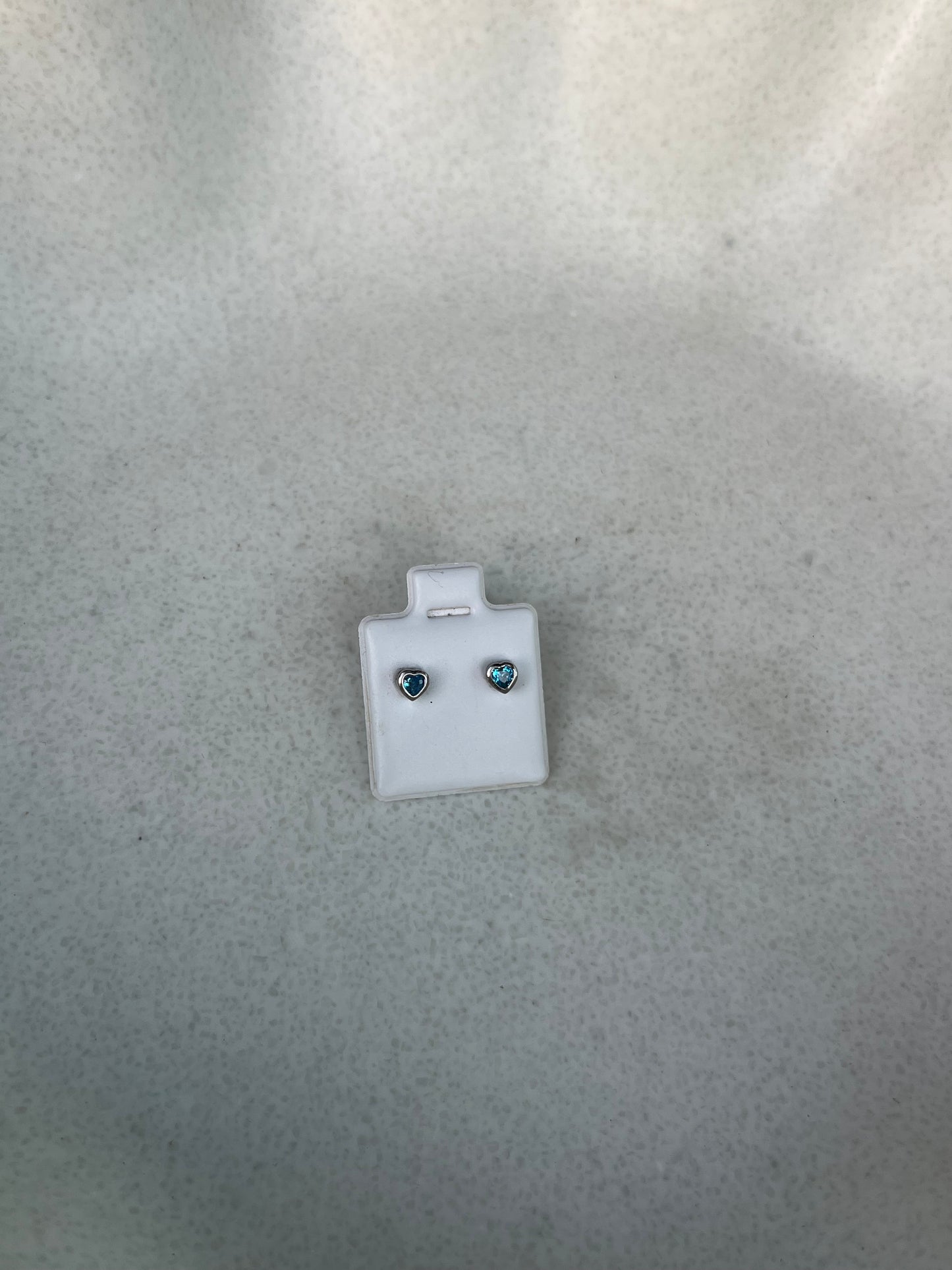 Heart stud earrings
