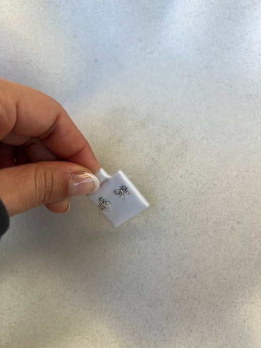 Bow w stones - stud earrings